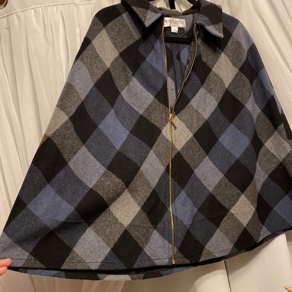 Pendleton zip cape, size medium - Picture 5 of 6